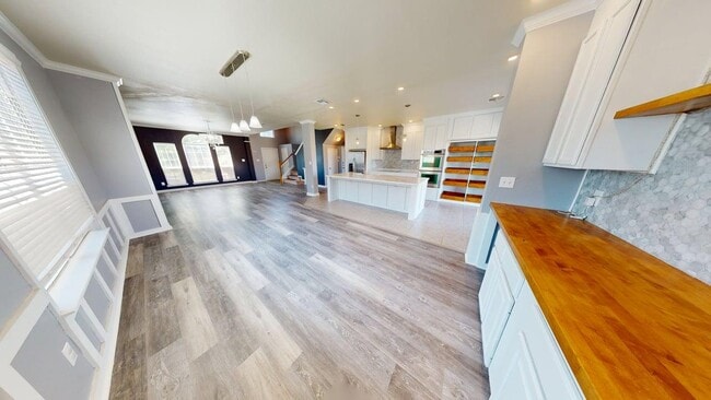 Building Photo - 701 Black Hills Trail