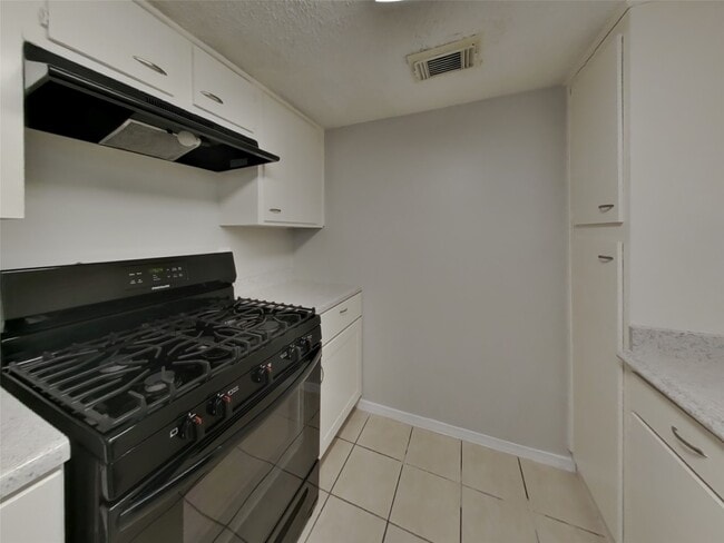 Building Photo - 20143 Dawn Mist Dr