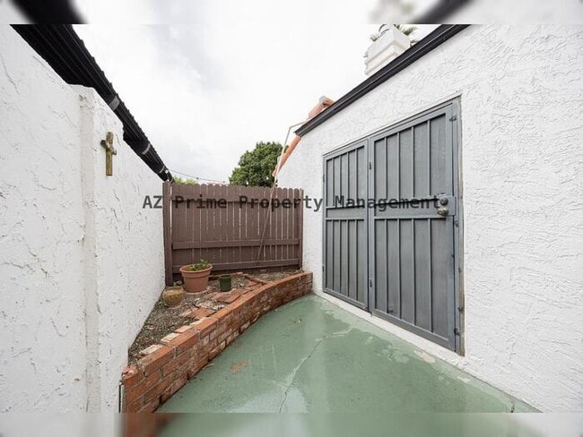 Building Photo - 5354 N 3rd Ave