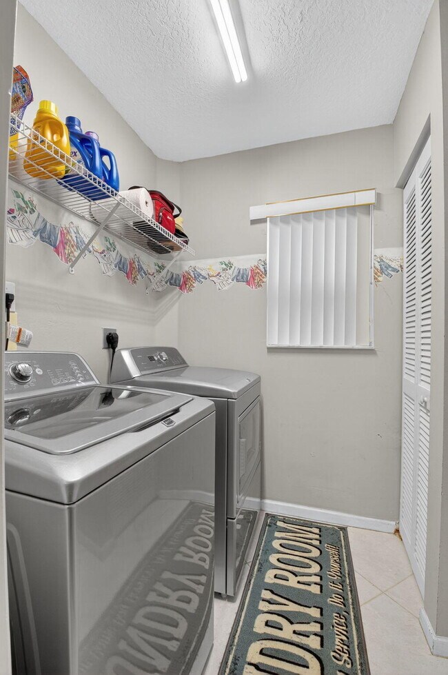 Building Photo - 7470 Chorale Rd