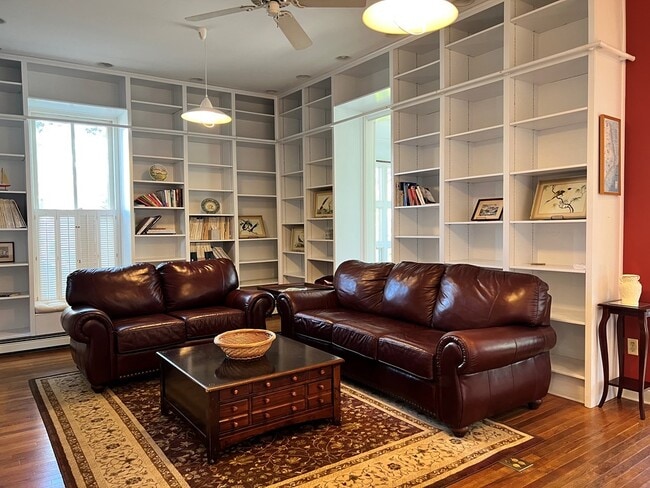 Building Photo - 4 Lee St