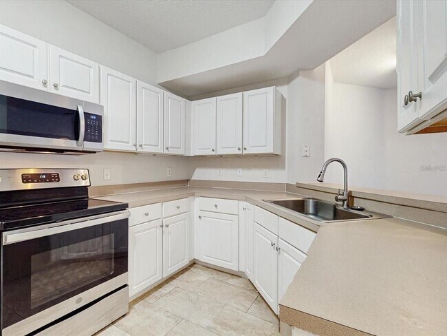 Building Photo - 5578 Metrowest Blvd