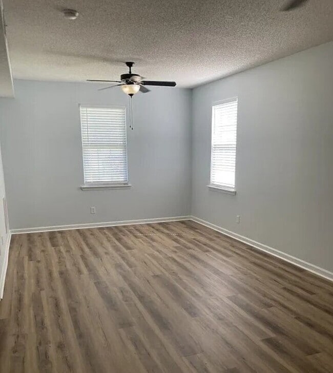 Building Photo - 129 Ridgewood Cir