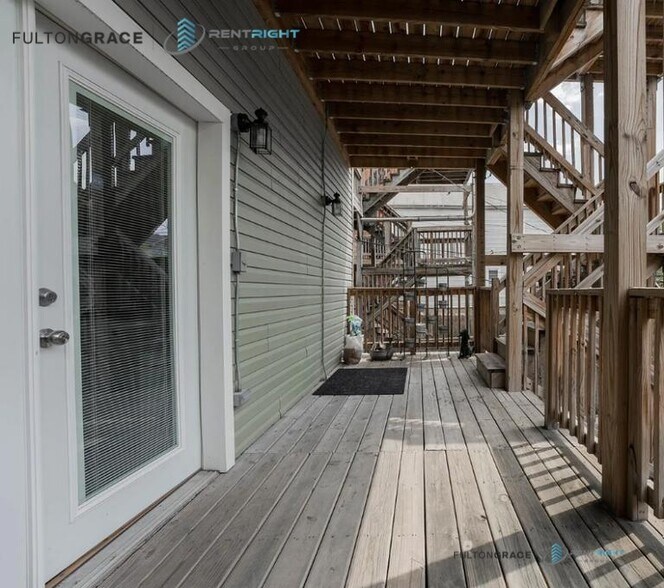 Building Photo - 2651 W Armitage Ave