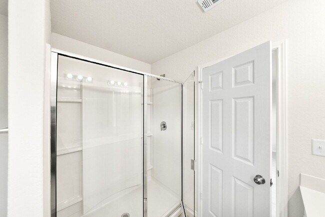 Building Photo - Welcome Home! Sterling Ridge