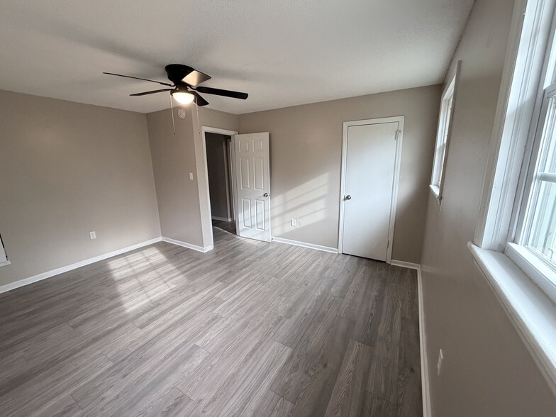 Building Photo - 125 McClure St