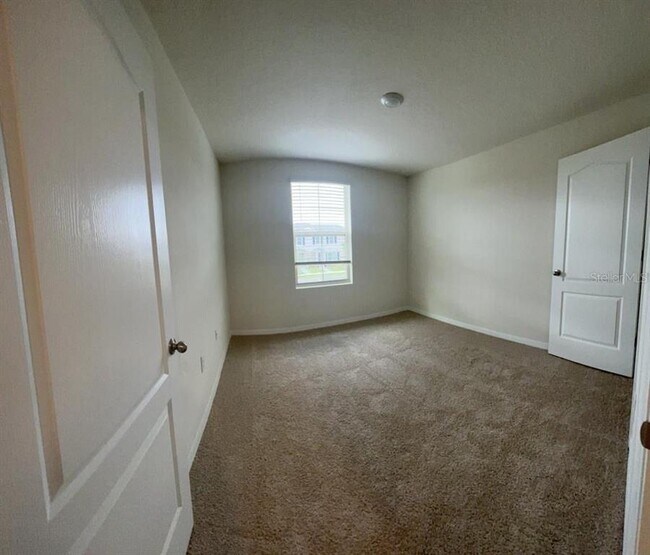 Building Photo - 1800 Red Canyon Dr