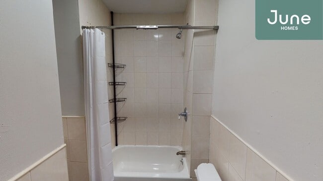 Building Photo - Full room in 3-bed/1.0-bath Home