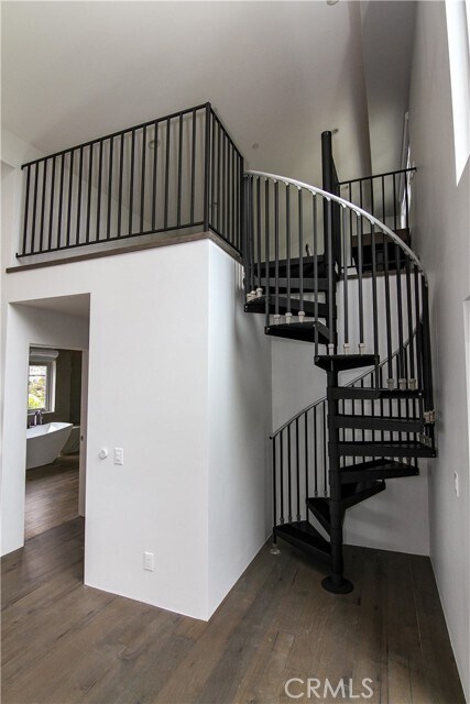 Building Photo - 1055 Van Dyke Dr