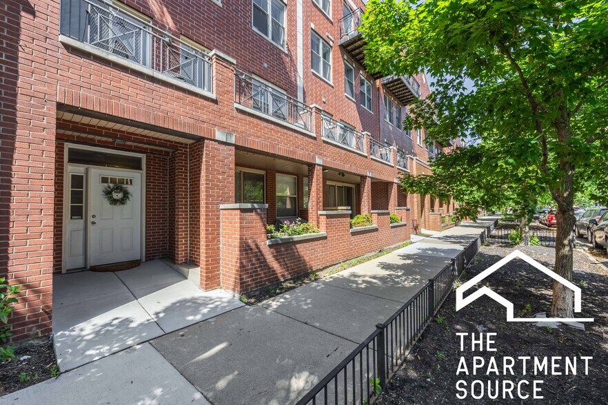 Building Photo - 2518 N Willetts Ct