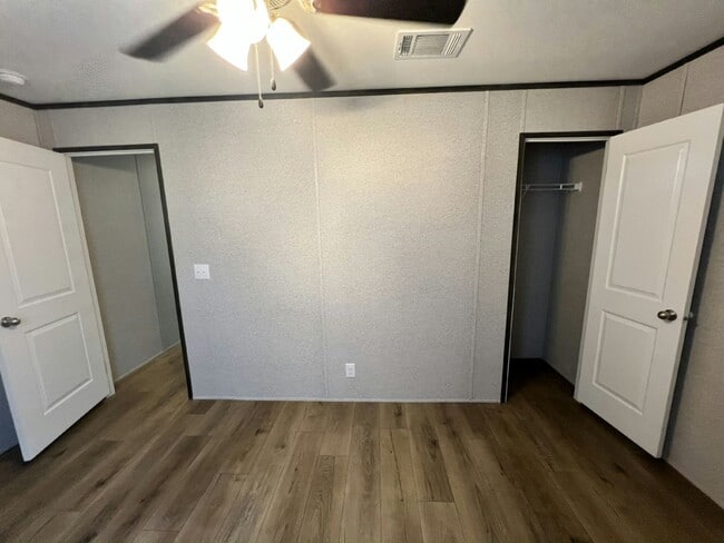 Building Photo - 17 Park Pl