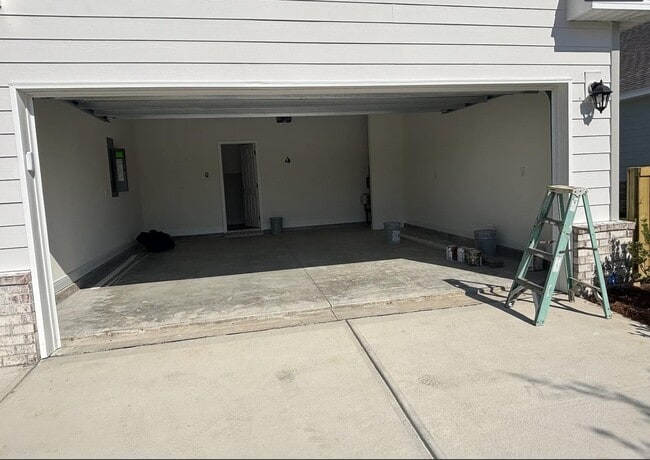 Building Photo - 45 Splendor Run