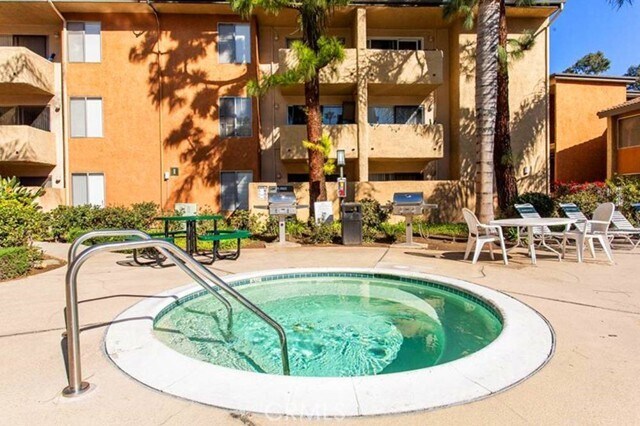 Building Photo - 15425 Sherman Way