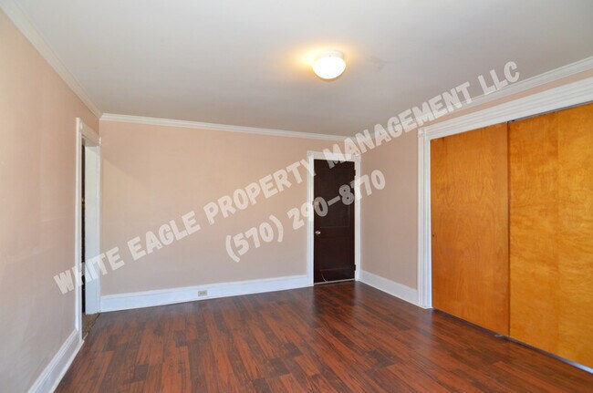 Building Photo - 1724 Brick Ave