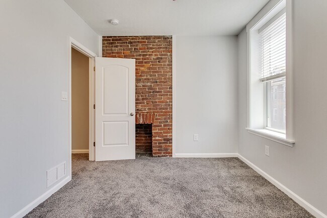 Building Photo - Beautiful 4 Bed 3 Bath Home in Lawrenceville!