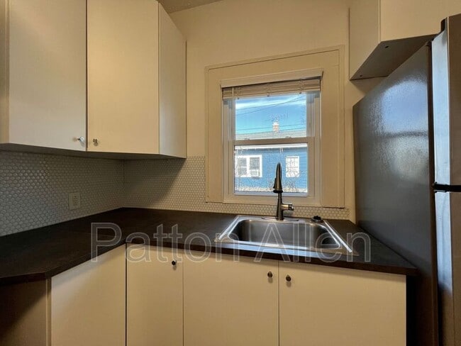 Building Photo - 90 Fairfax Ave