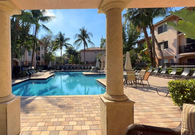 Building Photo - 2005 SE 10th Ave