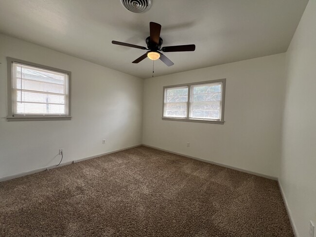 Building Photo - 3106 Aberdeen Ave