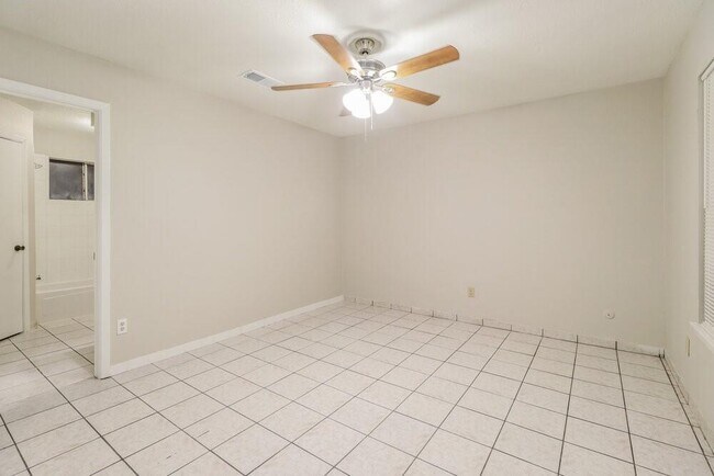 Building Photo - 6403 Fallengate Dr