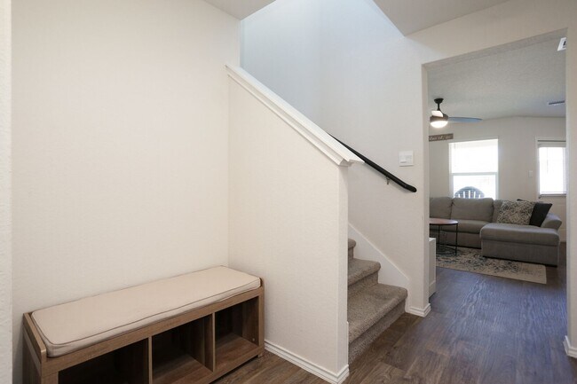 Building Photo - 1153 Barn Swallow Wy