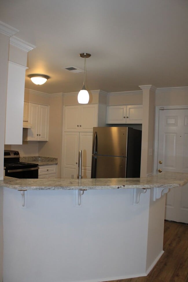 Building Photo - 3 Bedroom 2 Bath W/Bonus South Augusta!