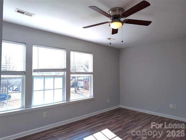 Building Photo - 12444 Caracara Ct