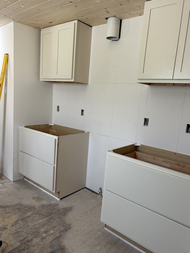 Building Photo - 5301 Urbandale Ave