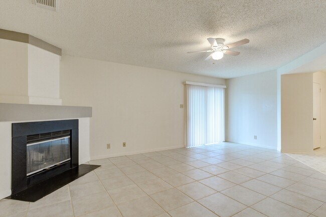 Building Photo - Spacious Single-Story Living in Meadow Brook