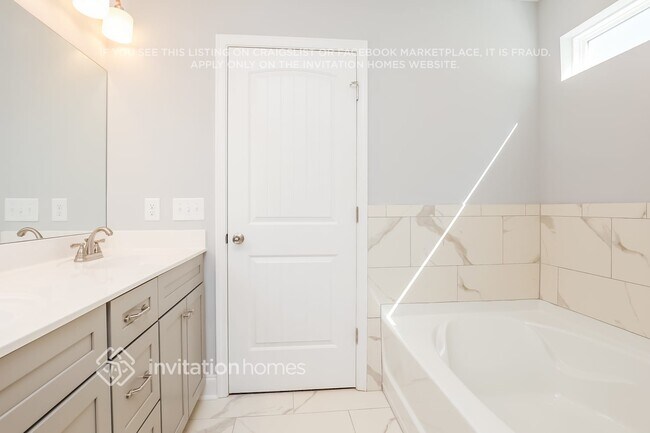 Building Photo - 354 Green Hills Dr