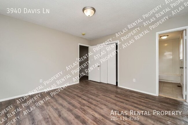 Building Photo - 3940 Davis Ln