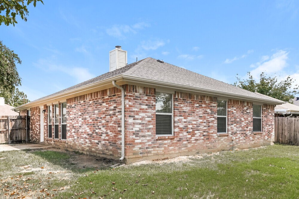 Building Photo - 1213 Misty Meadow Dr