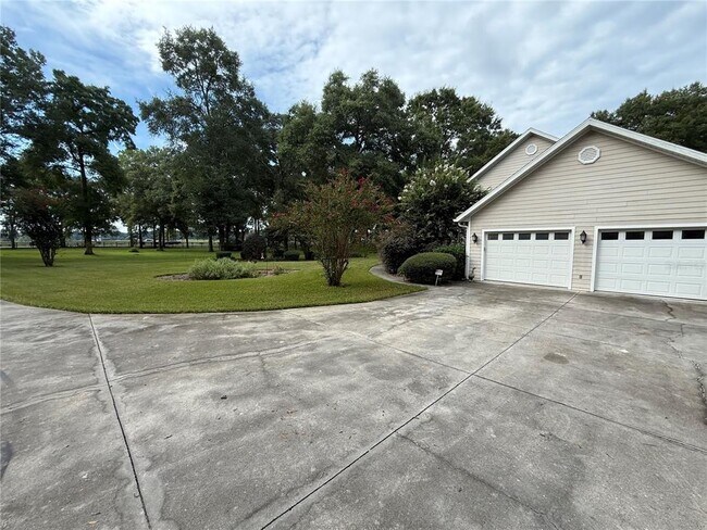 Building Photo - 8762 FL-26