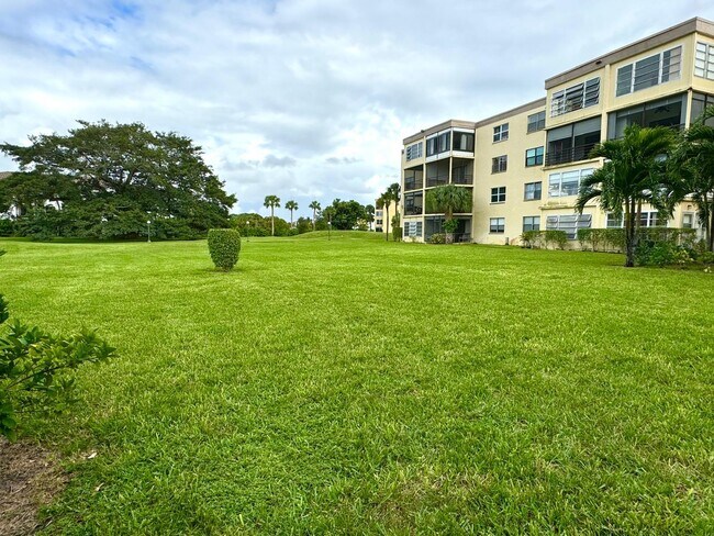 Building Photo - 9355 SW 8th St