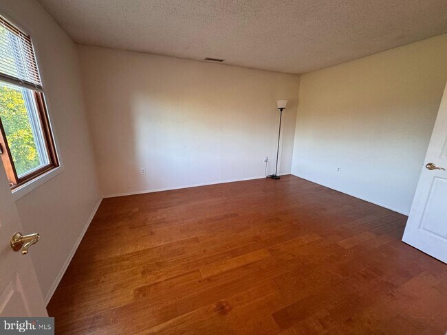Building Photo - 815 Aspen Dr