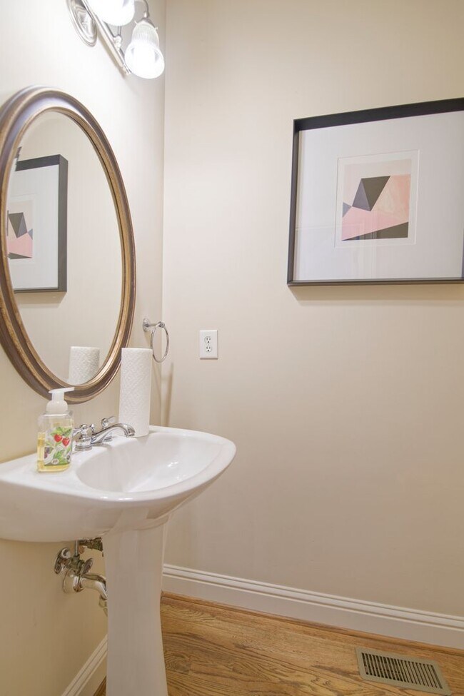 Building Photo - 2665 Rivers Edge Dr NE