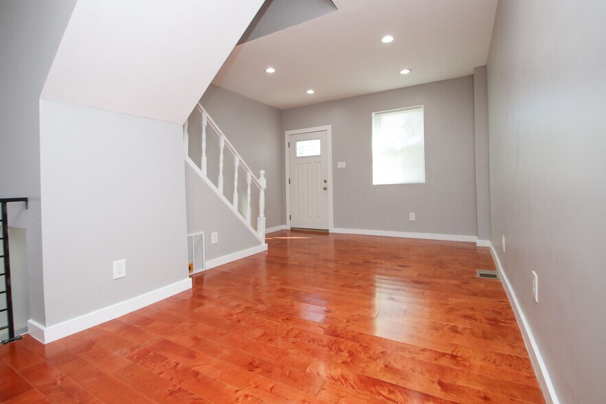 Building Photo - 882 N Fallon St
