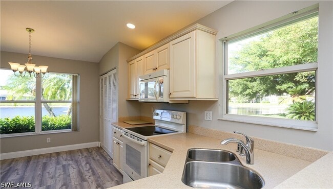 Building Photo - 402 Emerald Bay Cir