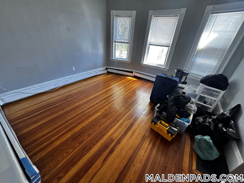Building Photo - 547 Highland Ave