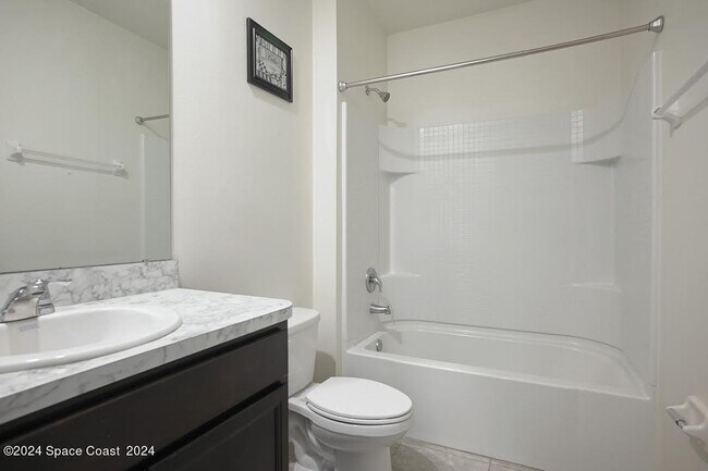 Building Photo - 1673 Talbott St