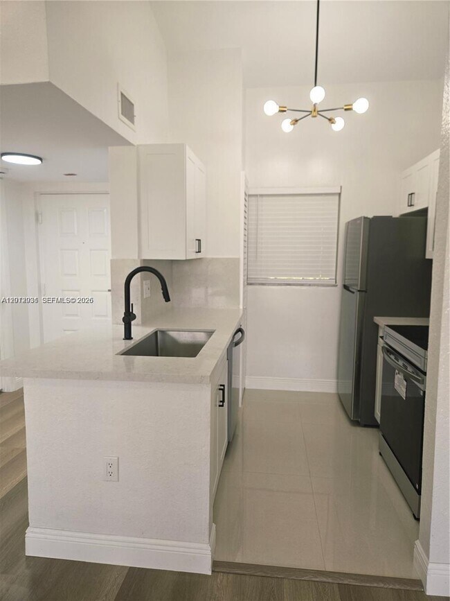 Building Photo - 2881 N Oakland Forest Dr