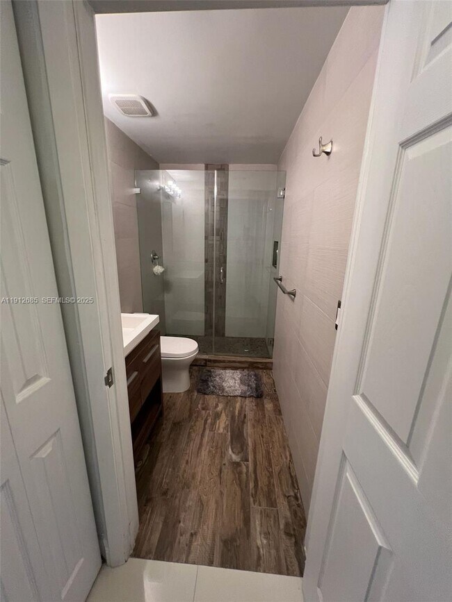 Building Photo - 7340 NW 114th Ave