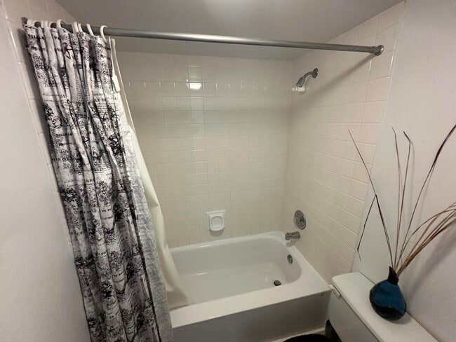 Building Photo - 246 Charter Way