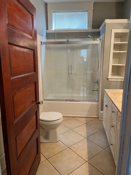 Building Photo - 291 W Main St