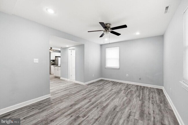 Building Photo - 4029 Grant St NE