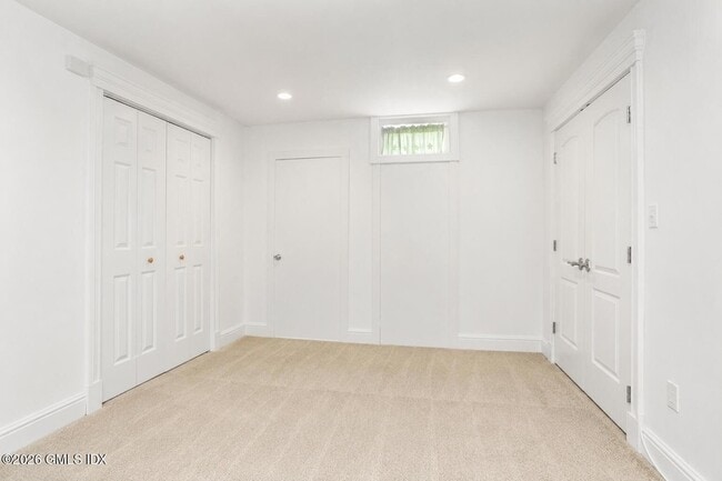 Building Photo - 80 Brookside Dr