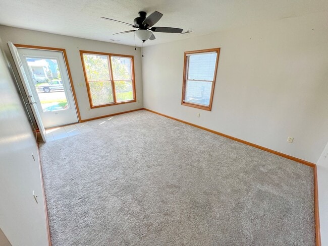 Building Photo - 681 Maple Ave