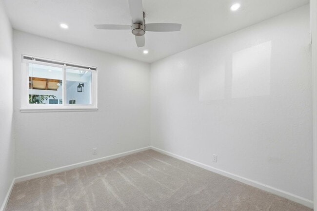 Building Photo - 1861 Nelson Dr