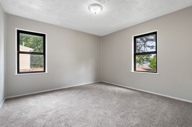 Building Photo - 1225 3rd Ave N