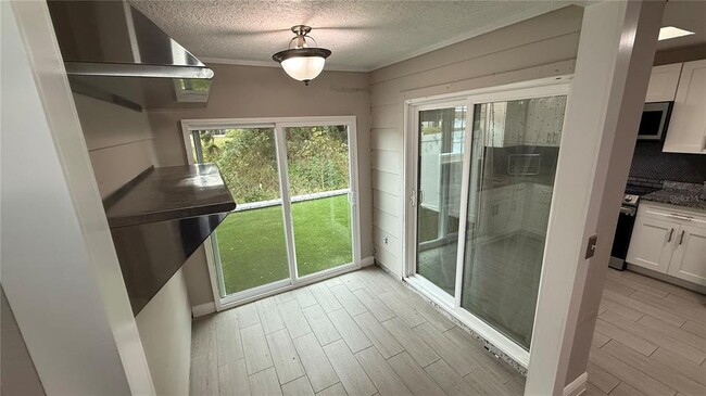 Building Photo - 9608 River Walk Ct