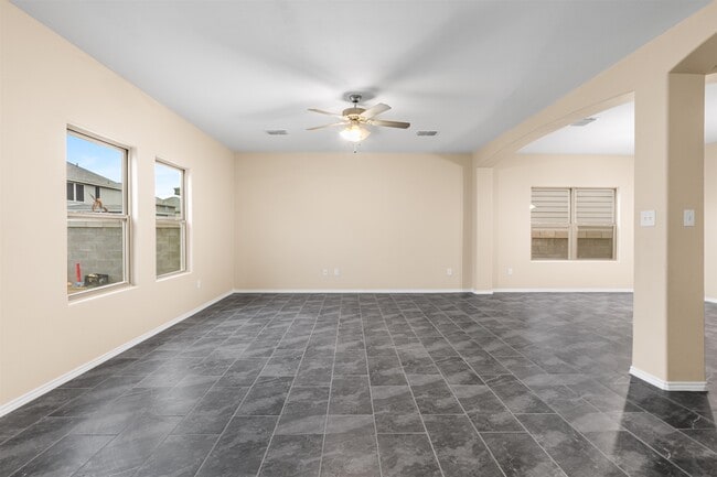 Building Photo - 5529 Shorthorn Dr